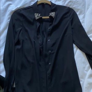Black collar shirt
